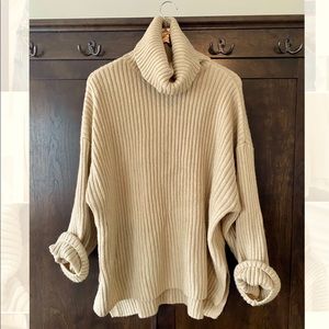 NWOT H&M Oversized Turtleneck